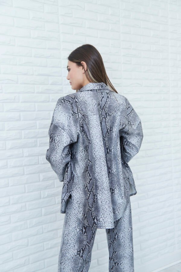SOBRECAMISA OVERSIZE CUERINA SNAKE