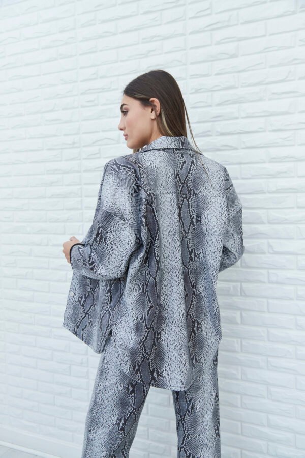 SOBRECAMISA OVERSIZE CUERINA SNAKE