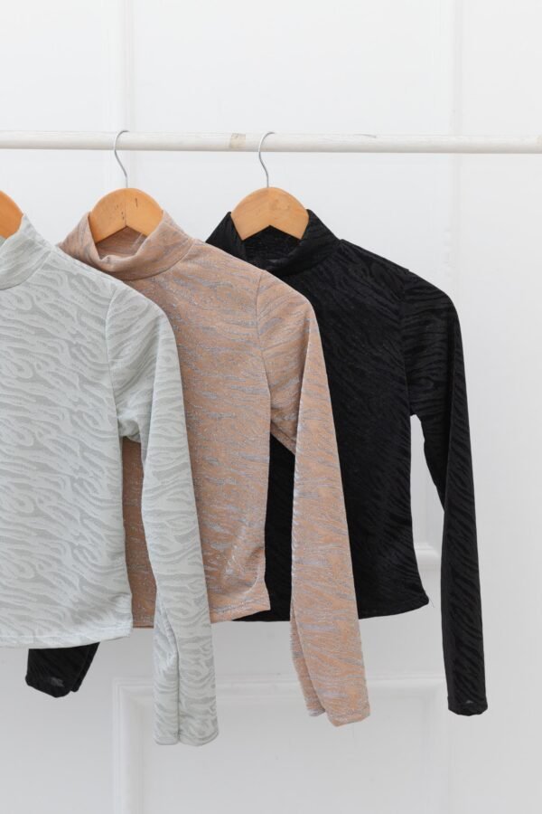 OFERTA POLERA BASICA CEBRA LUREX