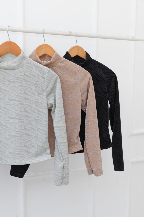 OFERTA POLERA BASICA CEBRA LUREX