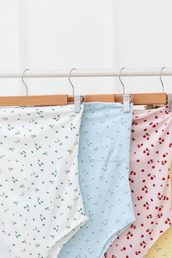 OFERTA BODY STRAPLESS VICKY MORLEY FLORES