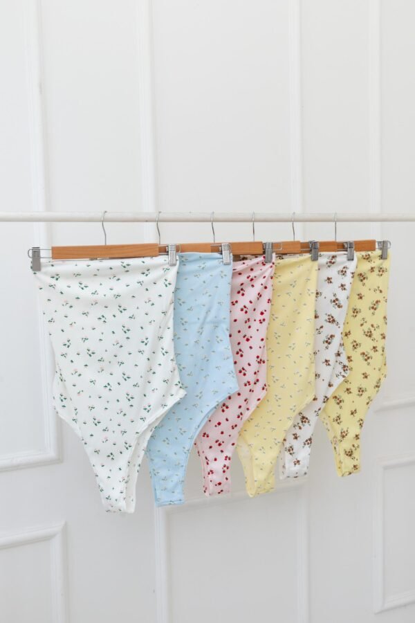 OFERTA BODY STRAPLESS VICKY MORLEY FLORES