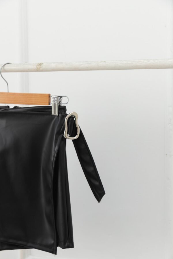 SHORT POLLERA LIA CUERINA