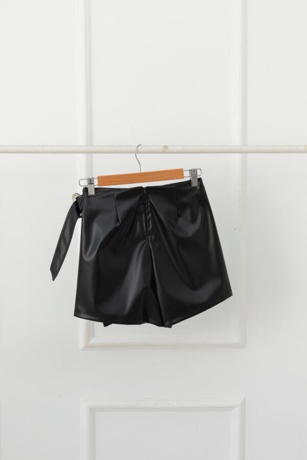 SHORT POLLERA LIA CUERINA