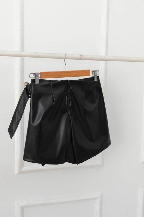 SHORT POLLERA LIA CUERINA