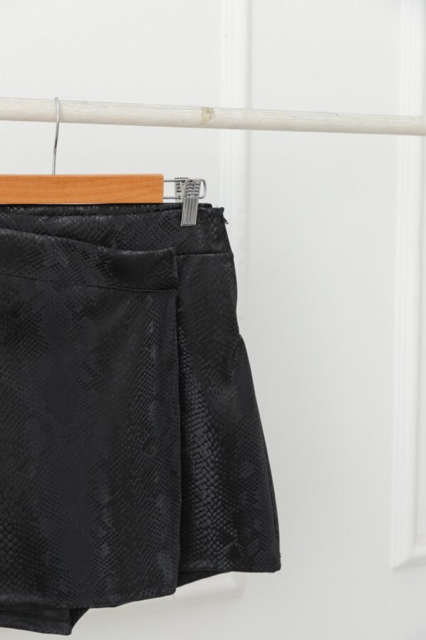 SHORT POLLERA CUERINA SNAKE