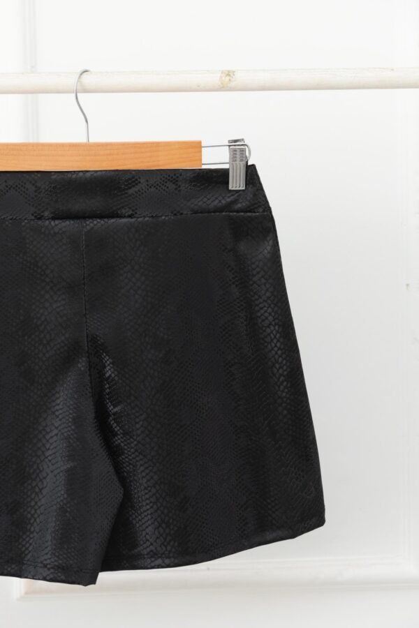 SHORT POLLERA CUERINA SNAKE