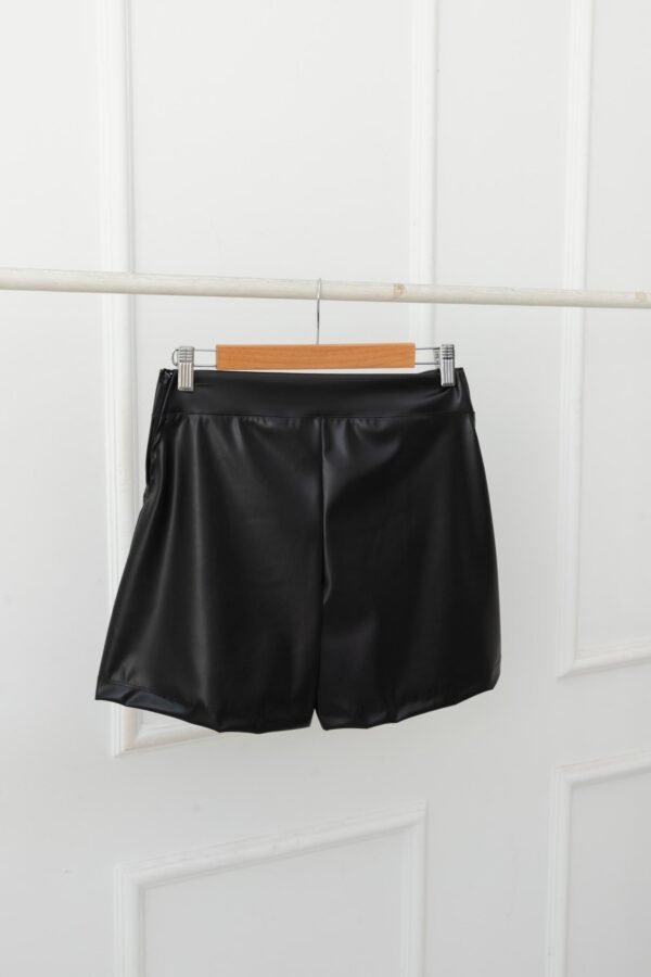 SHORT POLLERA CUERINA