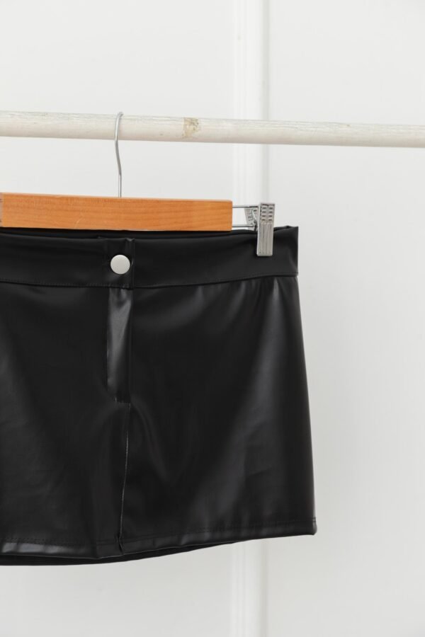 MICRO POLLERA CUERINA