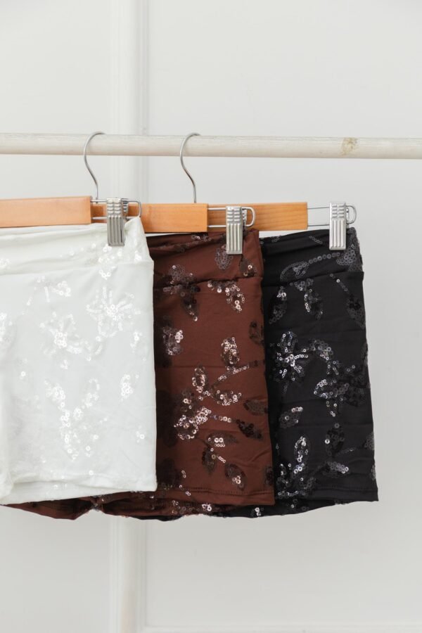 SHORT LYCRA FLOR LENTEJUELAS