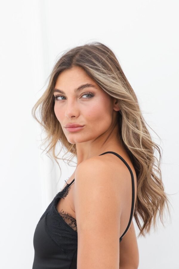 VESTIDO UMA PUNTILLA