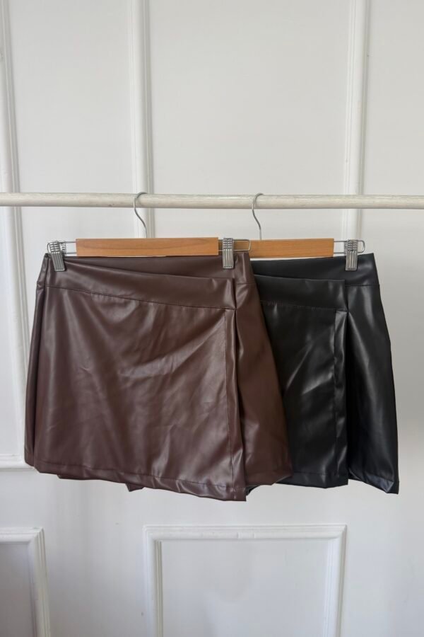 SHORT POLLERA CUERINA