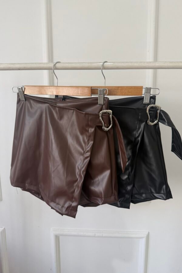 SHORT POLLERA LIA CUERINA