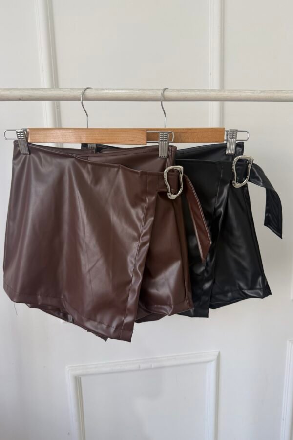 SHORT POLLERA LIA CUERINA