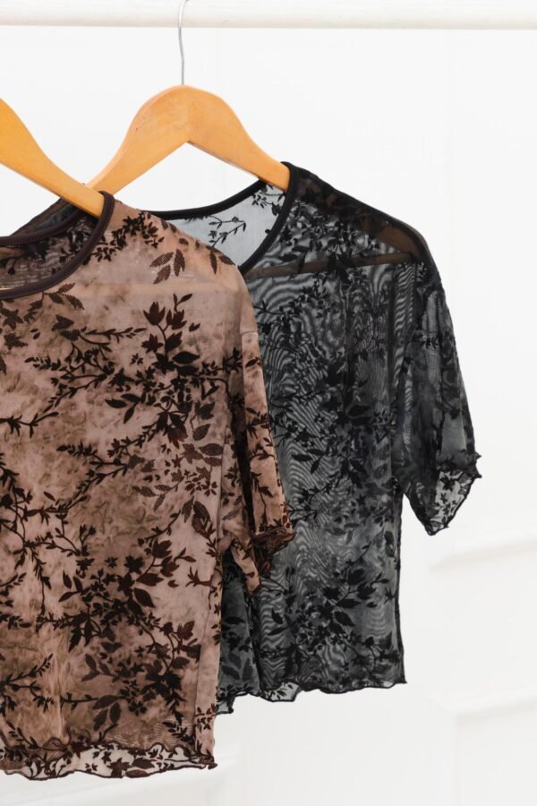 REMERA OVERSIZE TUL FLOR BATIK