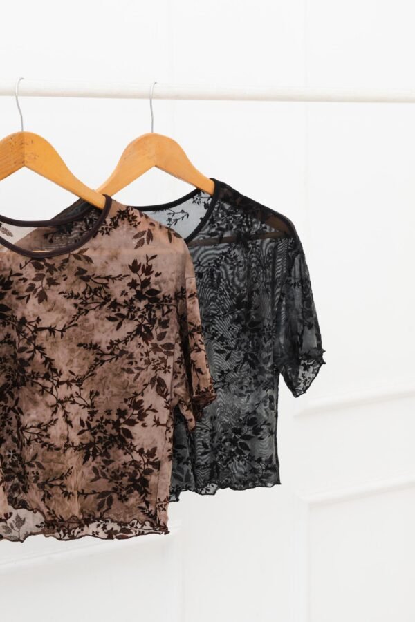 REMERA OVERSIZE TUL FLOR BATIK