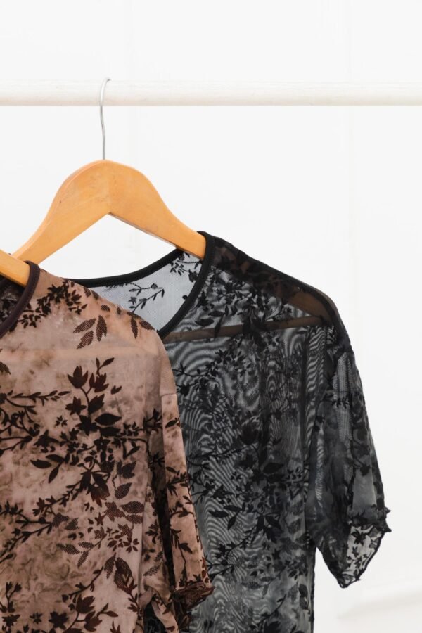 REMERA OVERSIZE TUL FLOR BATIK