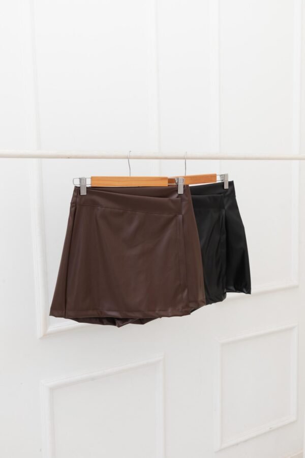 SHORT POLLERA CUERINA