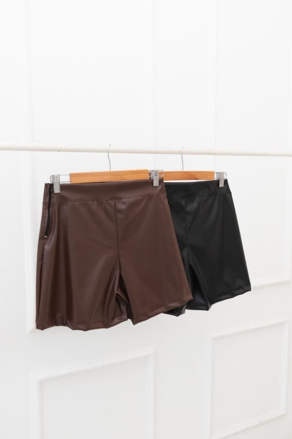 SHORT POLLERA CUERINA