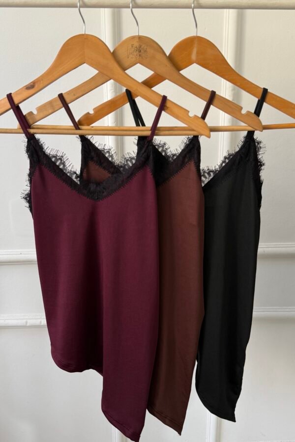 TOP MIRIAM PUNTILLA LYCRA