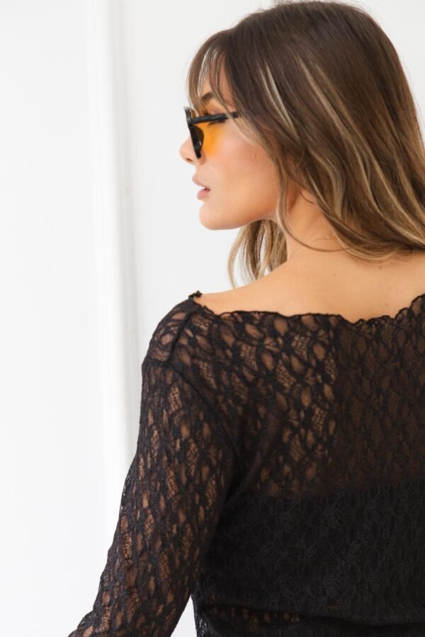 MANGA LARGA BRENDA ENCAJE CON PUNTILLA