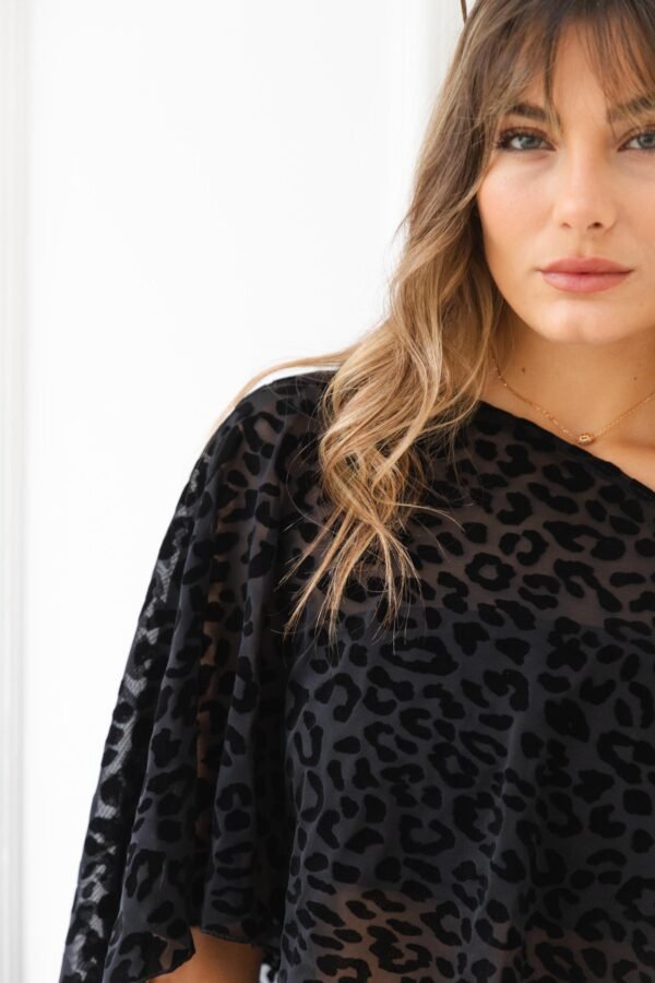 PONCHO BARBARA TUL VELVET ANIMAL PRINT