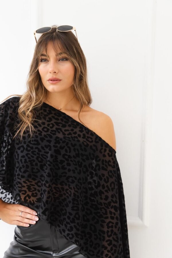 PONCHO BARBARA TUL VELVET ANIMAL PRINT