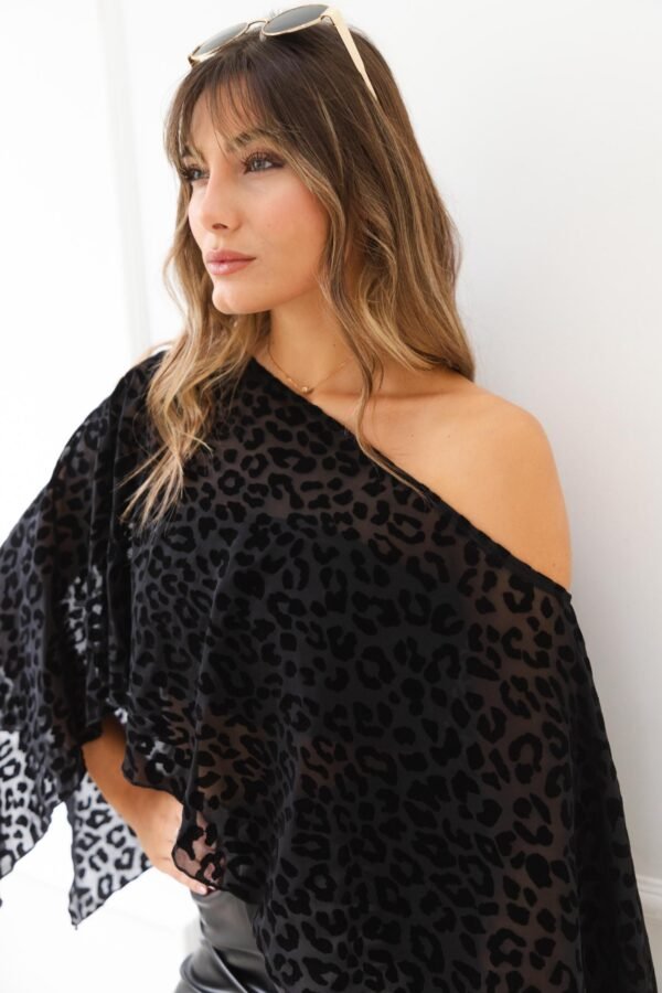 PONCHO BARBARA TUL VELVET ANIMAL PRINT