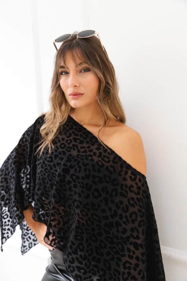 PONCHO BARBARA TUL VELVET ANIMAL PRINT