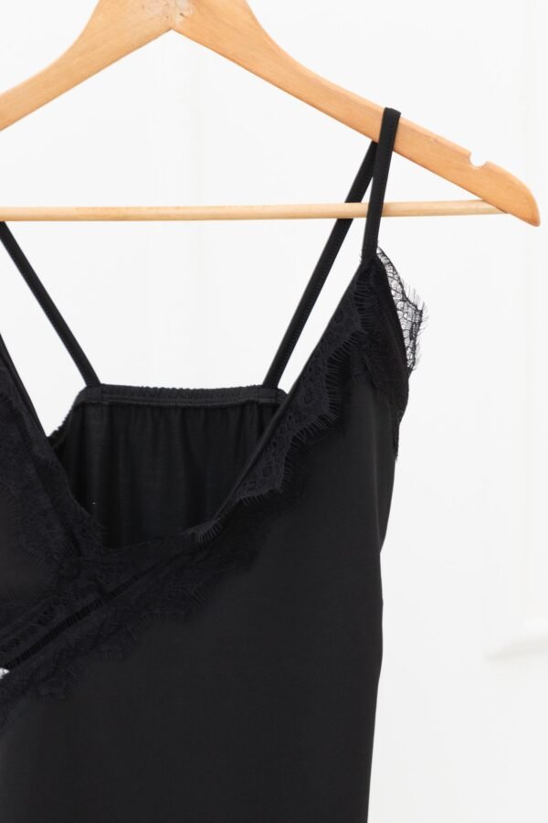 VESTIDO UMA LYCRA PUNTILLA
