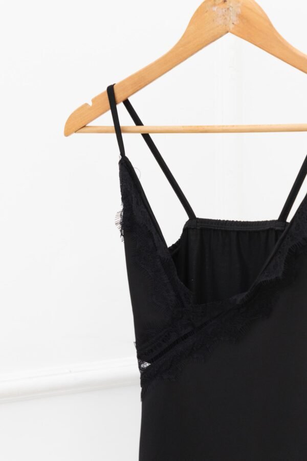 VESTIDO UMA LYCRA PUNTILLA
