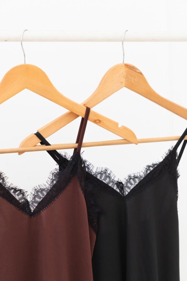 TOP MIRIAM PUNTILLA LYCRA