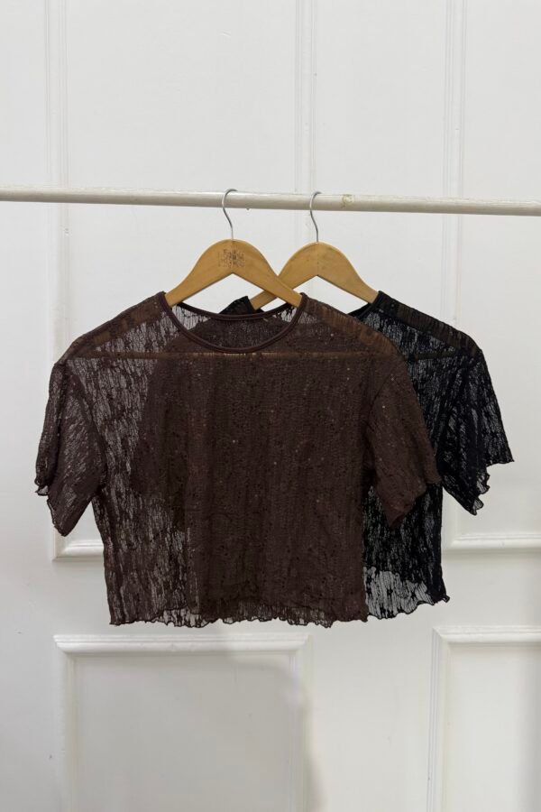 REMERA OVERSIZE ENCAJE LENTEJUELAS