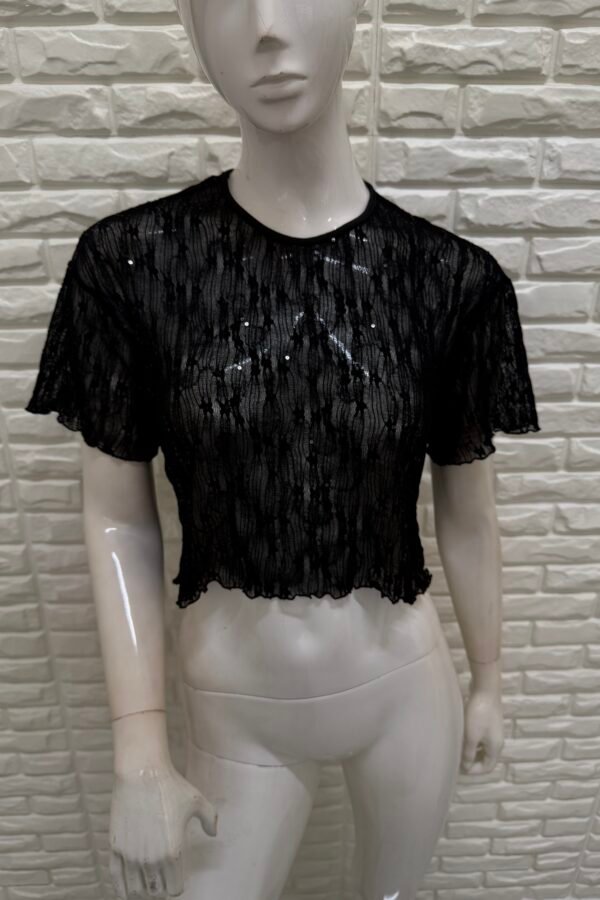 REMERA OVERSIZE ENCAJE LENTEJUELAS