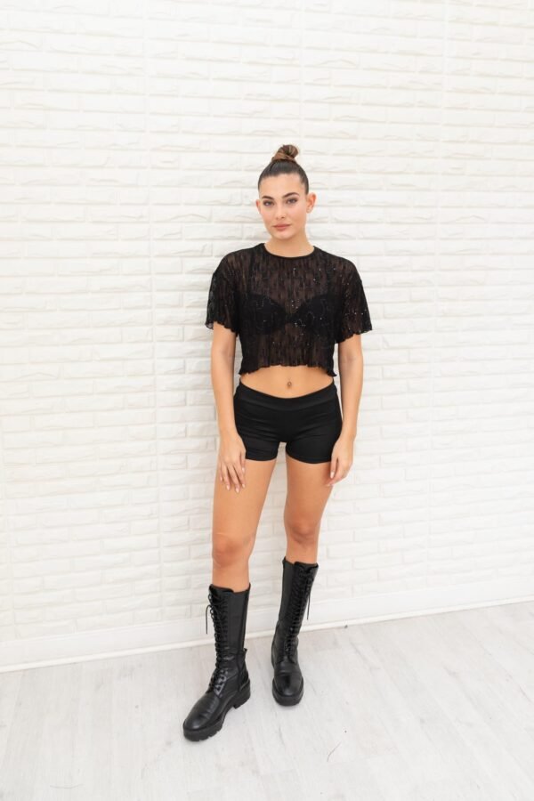 REMERA OVERSIZE ENCAJE LENTEJUELAS