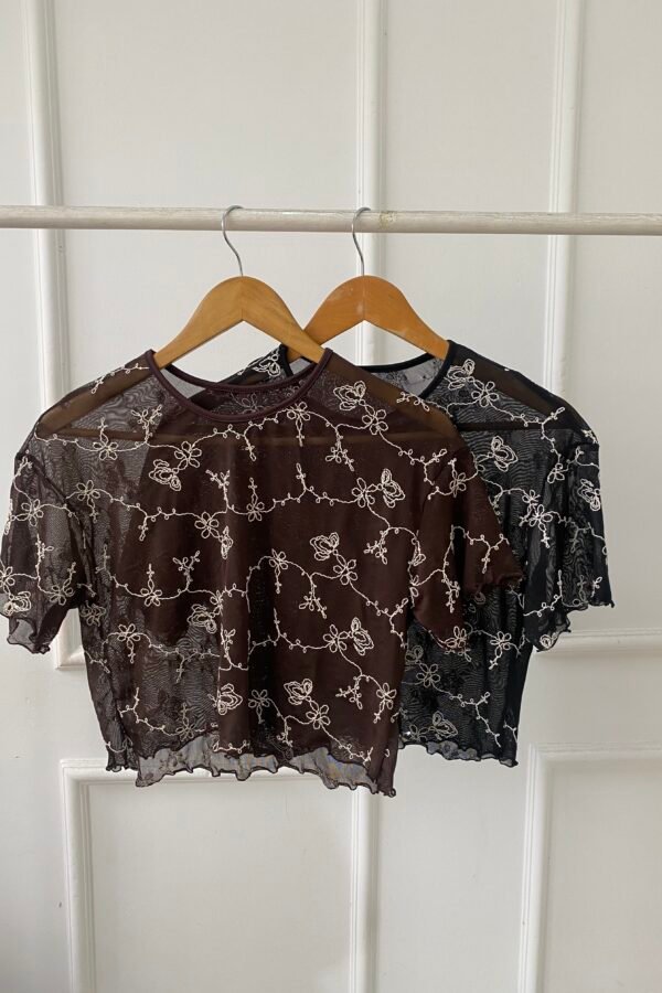 REMERA OVERSIZE TUL BORDADO