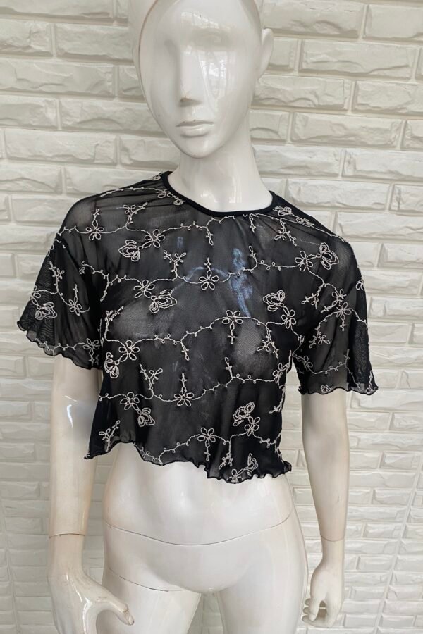 REMERA OVERSIZE TUL BORDADO