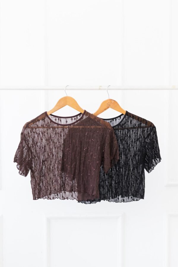 REMERA OVERSIZE ENCAJE LENTEJUELAS