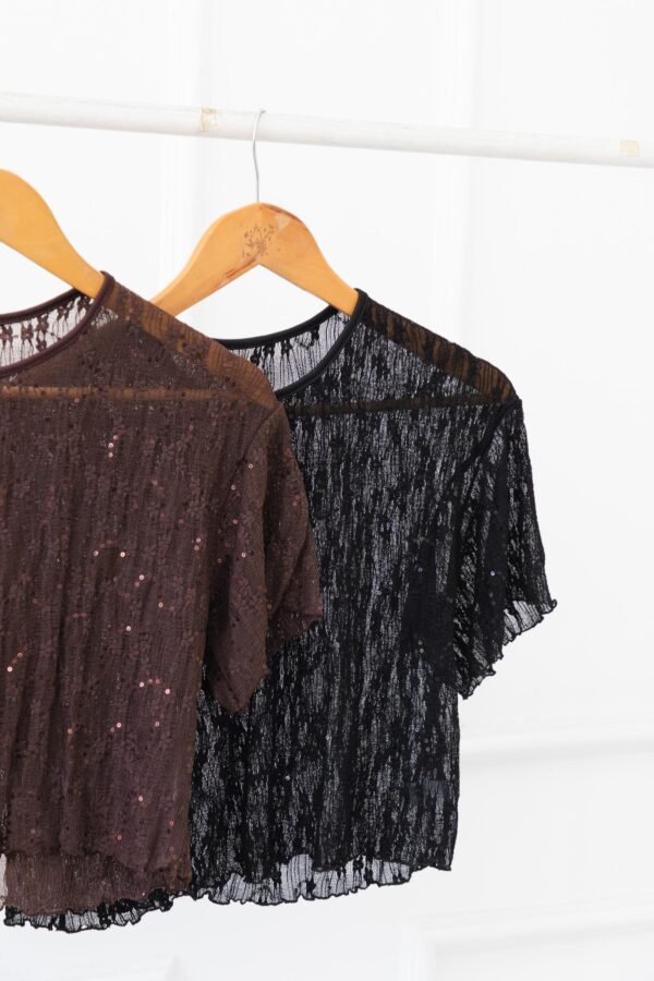 REMERA OVERSIZE ENCAJE LENTEJUELAS