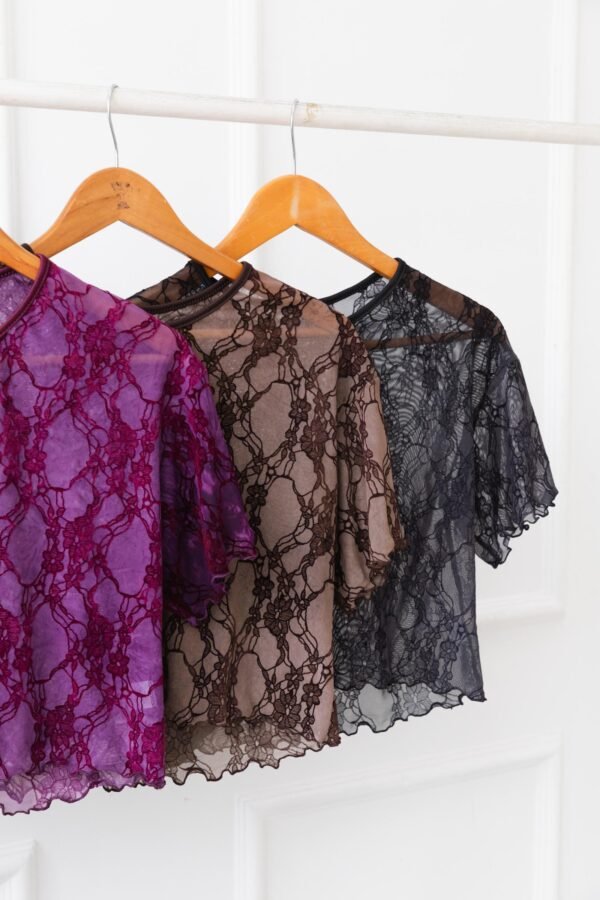 REMERA OVERSIZE TUL FLOR BATIK