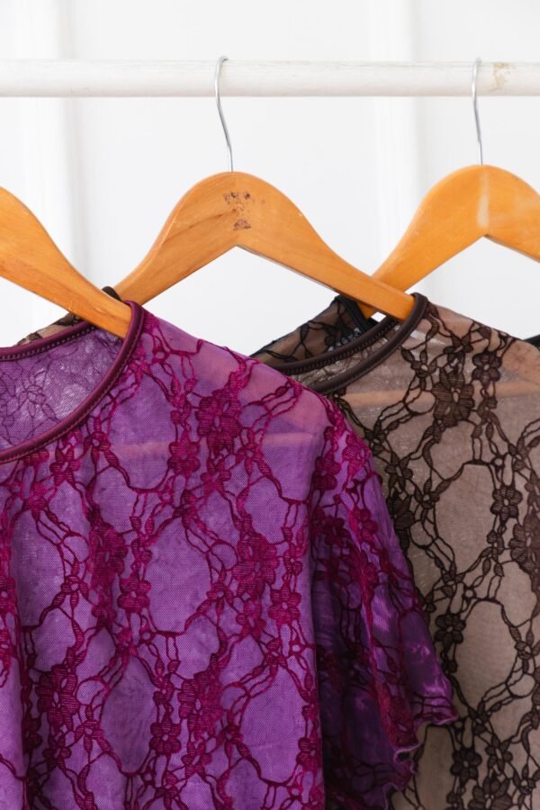 REMERA OVERSIZE TUL FLOR BATIK