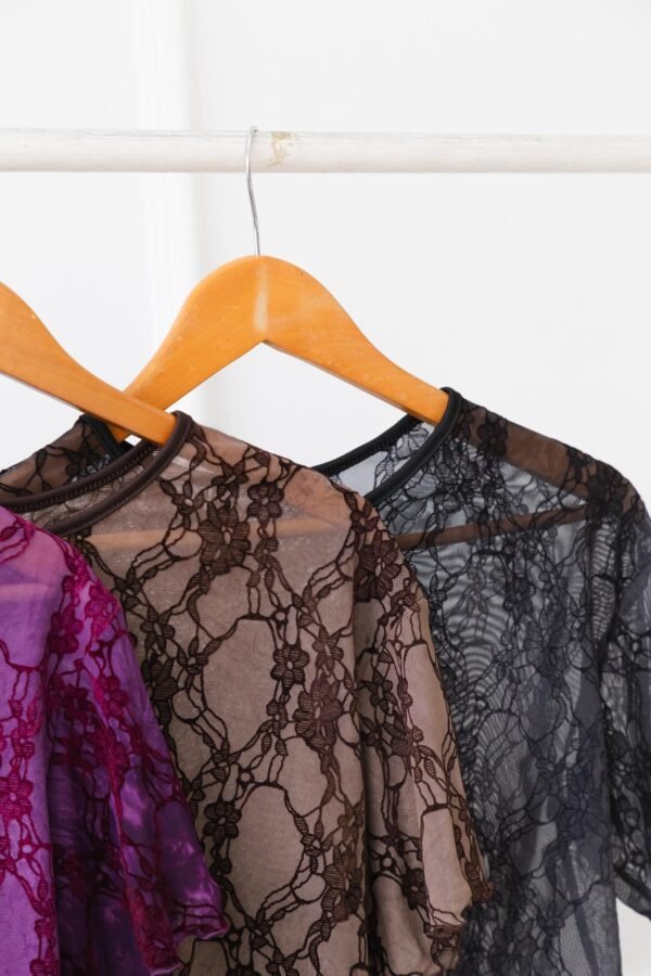 REMERA OVERSIZE TUL FLOR BATIK