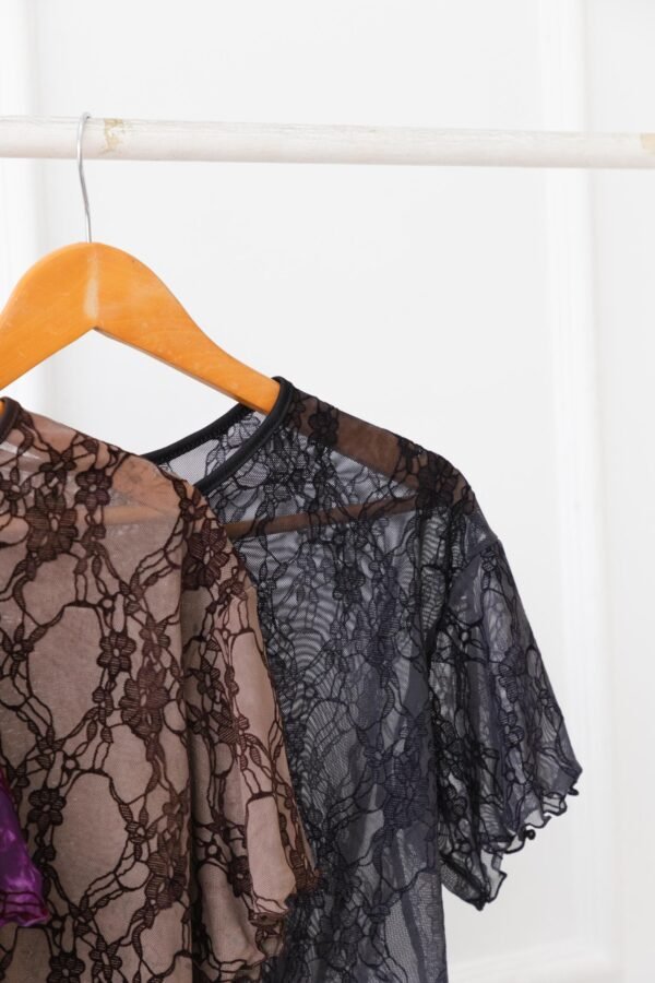 REMERA OVERSIZE TUL FLOR BATIK