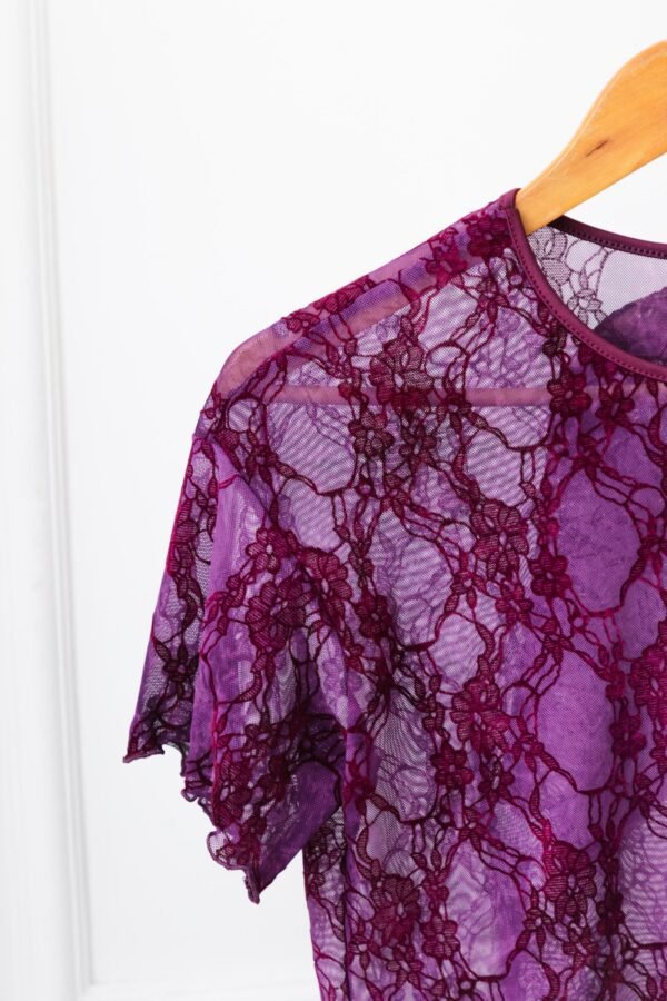 REMERA OVERSIZE TUL FLOR BATIK