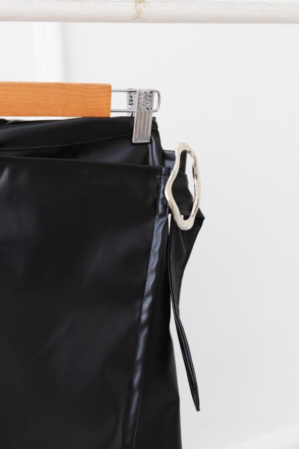 SHORT POLLERA LIA CUERINA