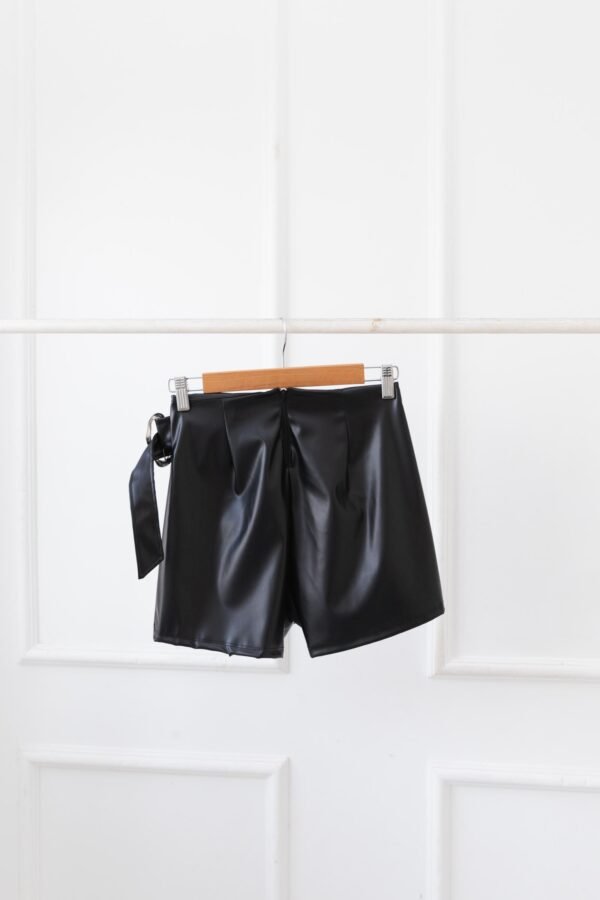 SHORT POLLERA LIA CUERINA