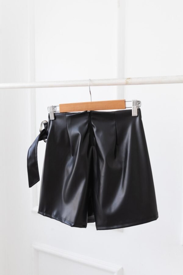 SHORT POLLERA LIA CUERINA