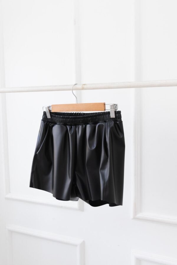 SHORT BABE CUERINA