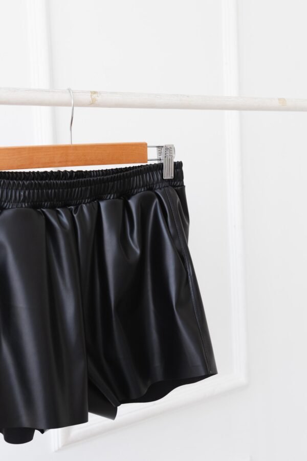 SHORT BABE CUERINA