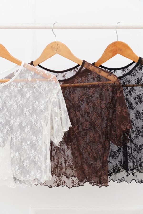 REMERA OVERSIZE TUL ENCAJE